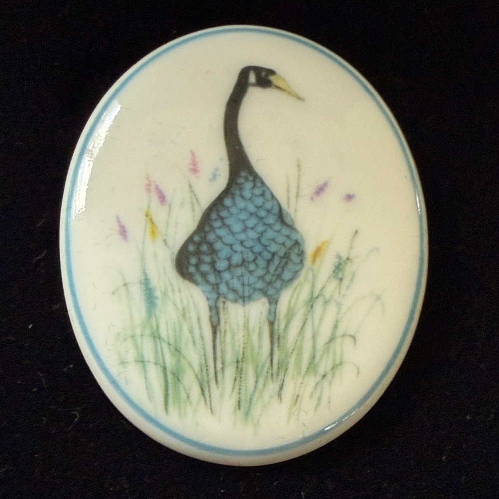 Beautiful Bird in Nature Art Brooch